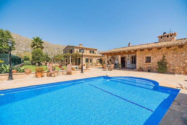 Natural stone finca ideal for families in Mallorca