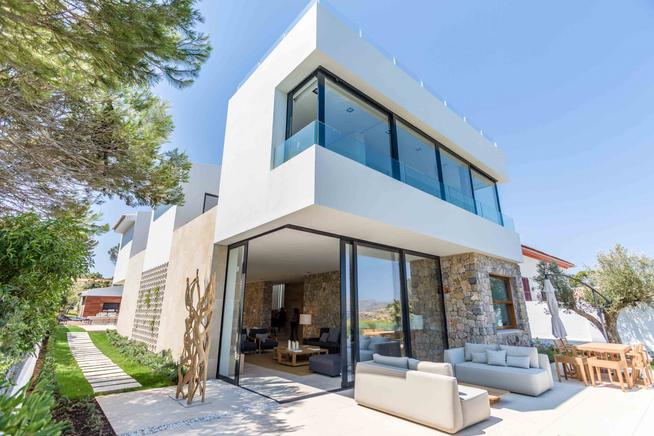Chic Modern Villa with private pool in Alcudia, Mallorca