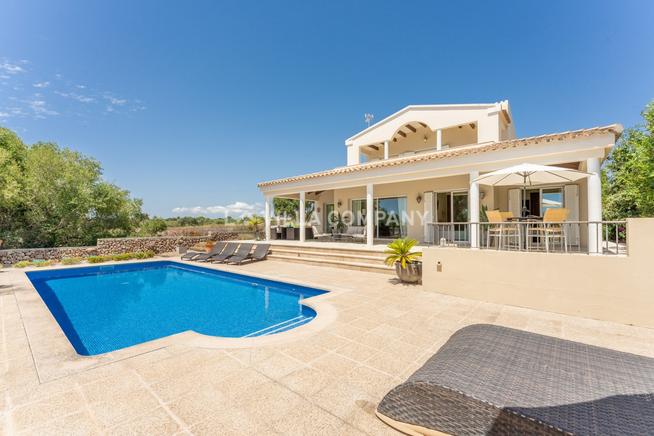 Wonderful villa in the countryside in Mahon