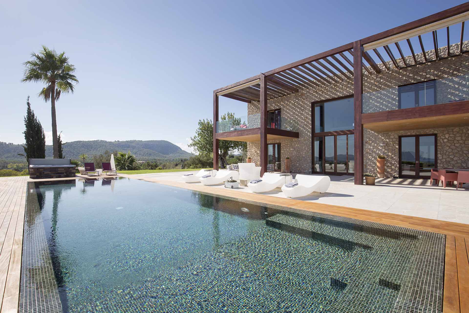 Large and luxurious villa in the north of the island of Mallorca, Puerto Pollensa
