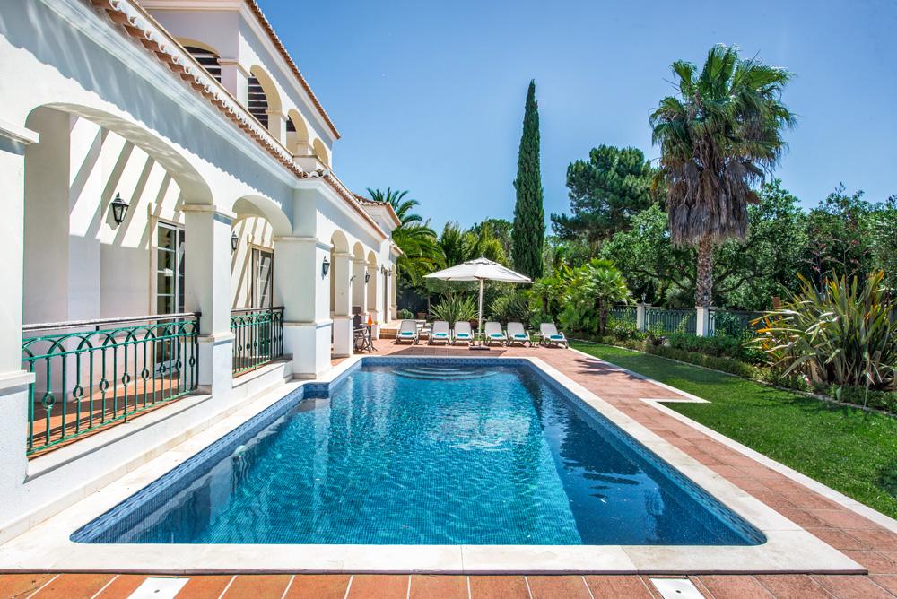 Extraordinary luxury Villa rentals for large families in Portugal