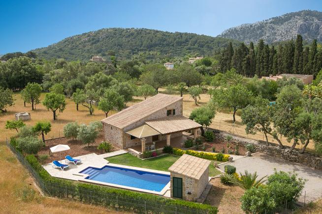 Finca Pollensa to rent with private pool, Mallorca