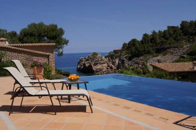 Cozy and frontline holiday villa in deia in Mallorca, Spain