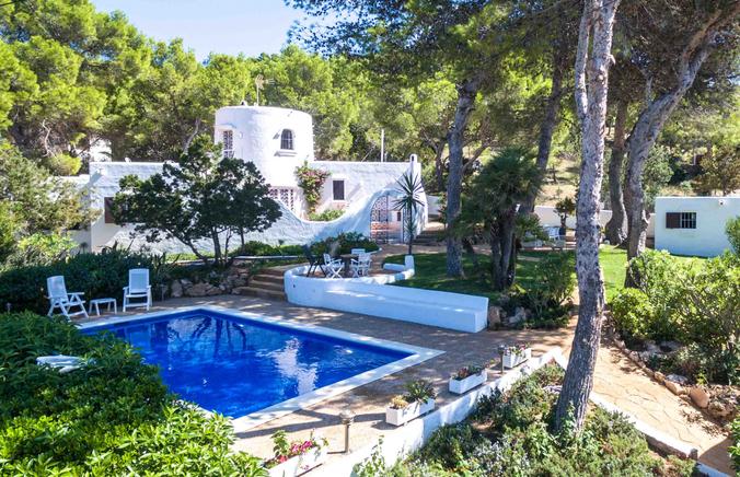 Charming Traditional Villa with Private Pool in San Antonio Abad, Ibiza, Spain