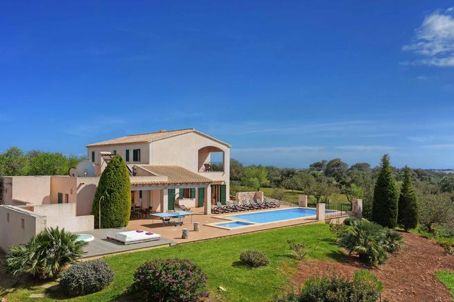 Villa Xiquetes is a it is a beautiful villa located in Santanyi, Mallorca