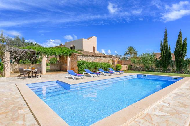 Villa Mestressa - Nice holiday villa close to the old town Santanyi in south-eastern of Mallorca