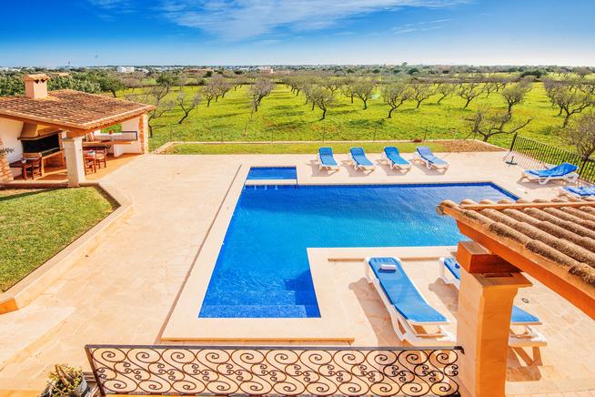 Great country house to rent with fantastic views in Cala dOr, Mallorca