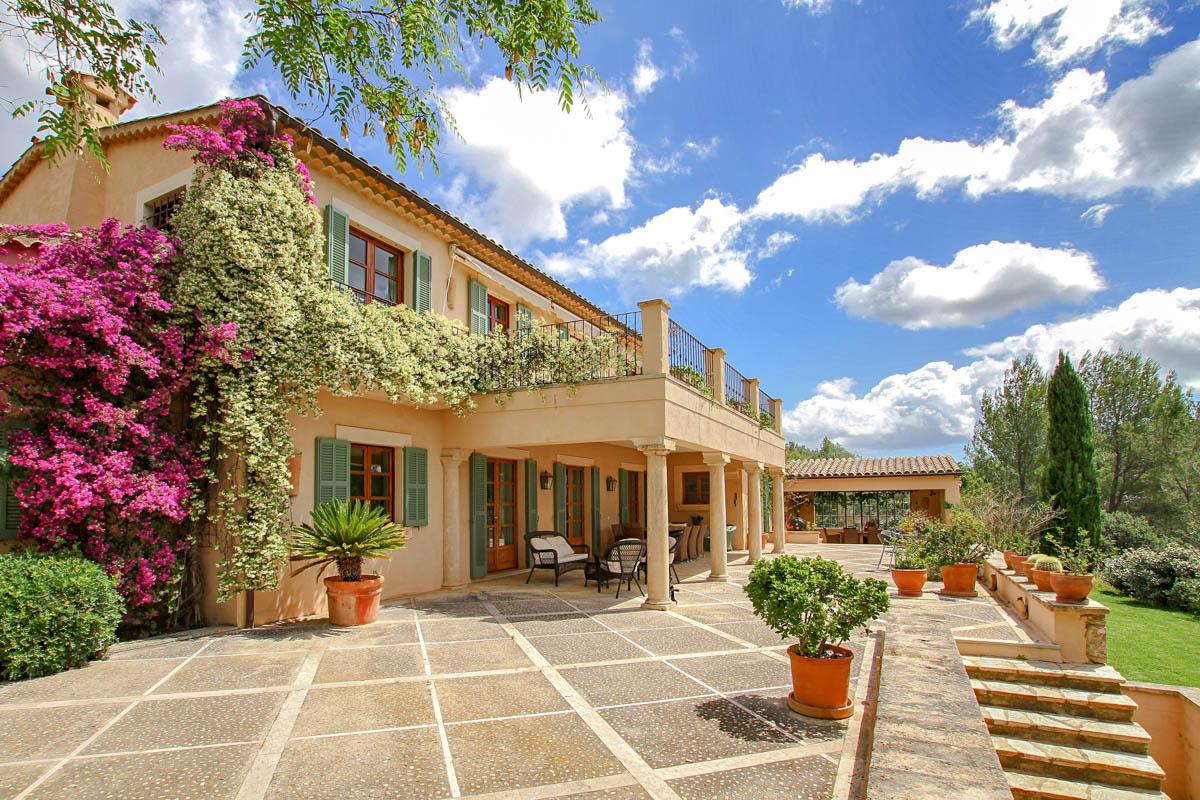 A truly special villa for holiday rental Pollensa in the North Mallorca