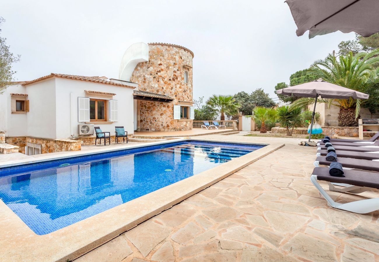 Villa Torre Mar is a Holiday House in Cala Santanyi, Mallorca