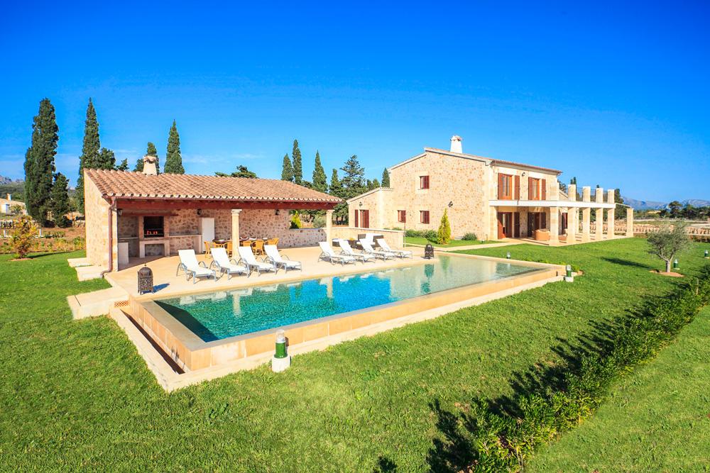 Villa Fiol is a rental house impressive & stylish design in Pollenca