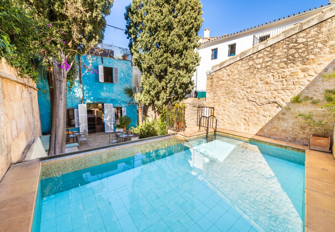 Can Huerta is a Holiday Townhouse in Pollensa, Mallorca