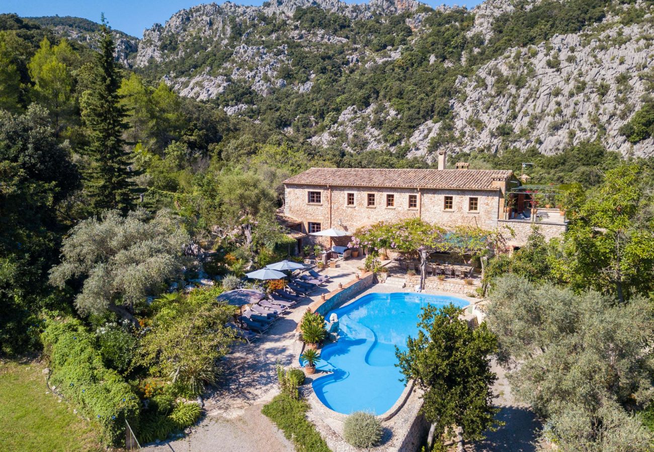 Can Melsion is a Holiday Villa in Pollensa, Mallorca