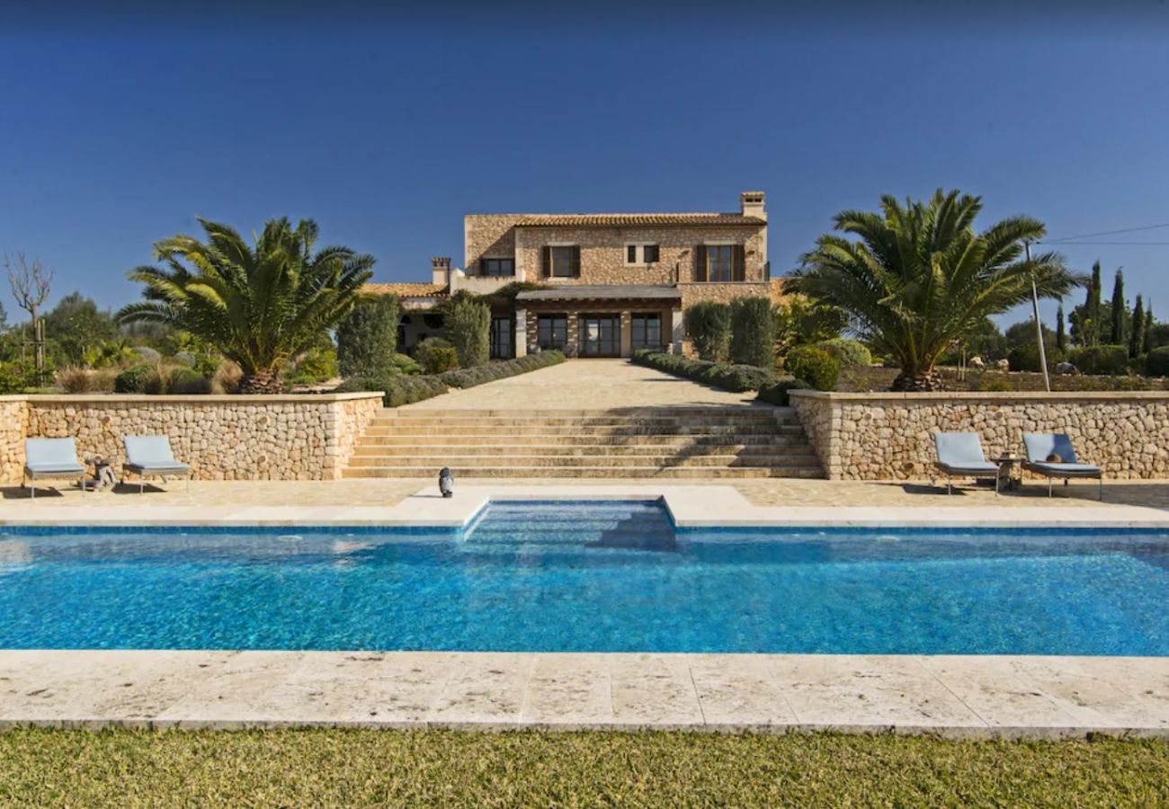 Finca El Sueño is a Holiday Villa in Santanyi, Mallorca