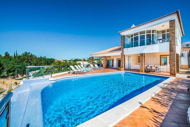 Splendid Holiday Villa with private pool in Albufeira, Algarve