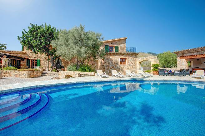 Marvellous Traditional Villa with private pool in Puerto Pollensa, Mallorca