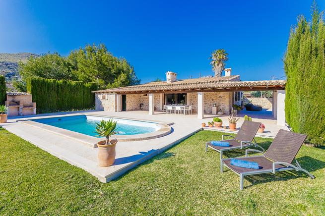 Phenomenal Holiday Villa with private pool in Puerto Pollensa, Mallorca