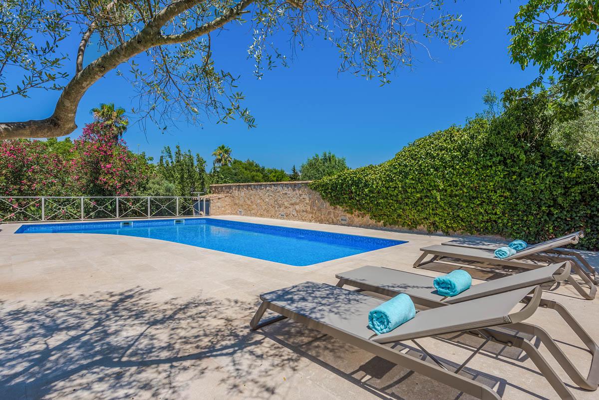 Charming country villa for rent in Pollença, Spain