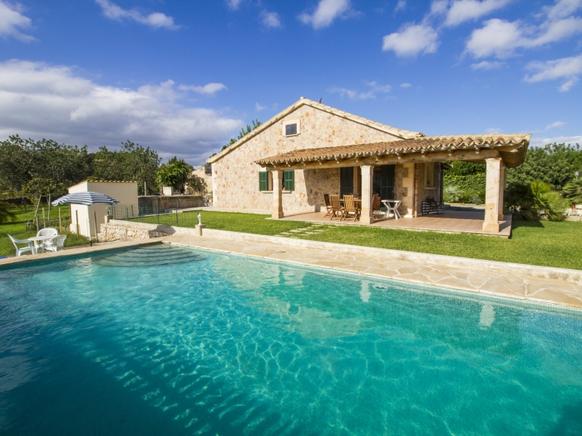 Fantastic finca with pool in rural area in Pollensa, Majorca