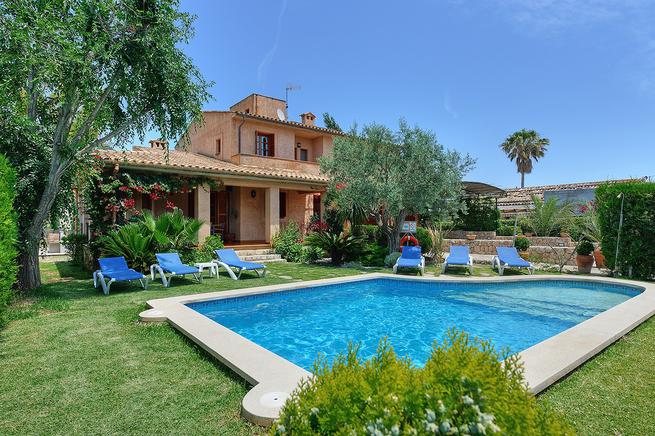 Stunning villa for rent in Bay of Pollenca, majorca