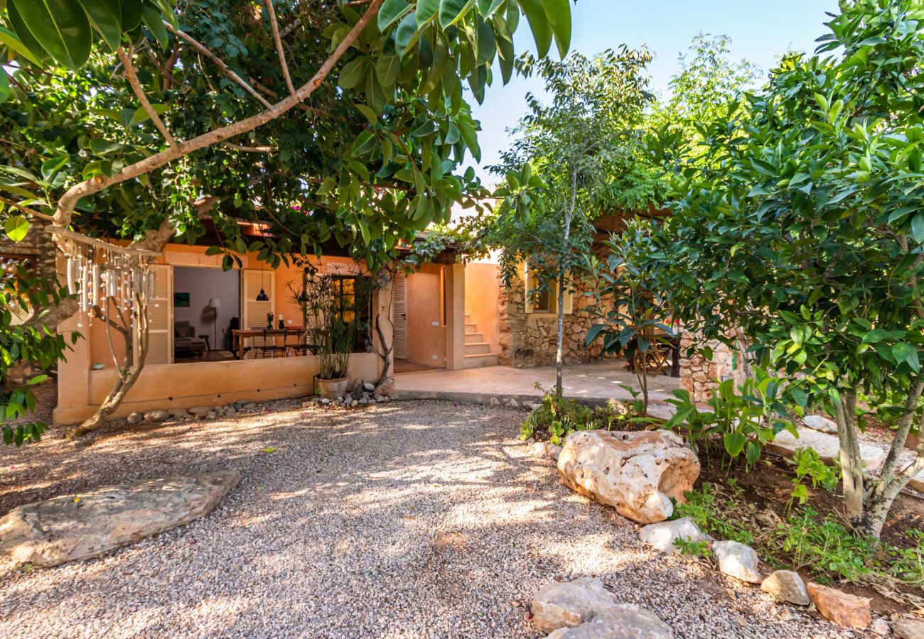 Can Blai Blai is a Holiday Country house in Santanyi, Mallorca