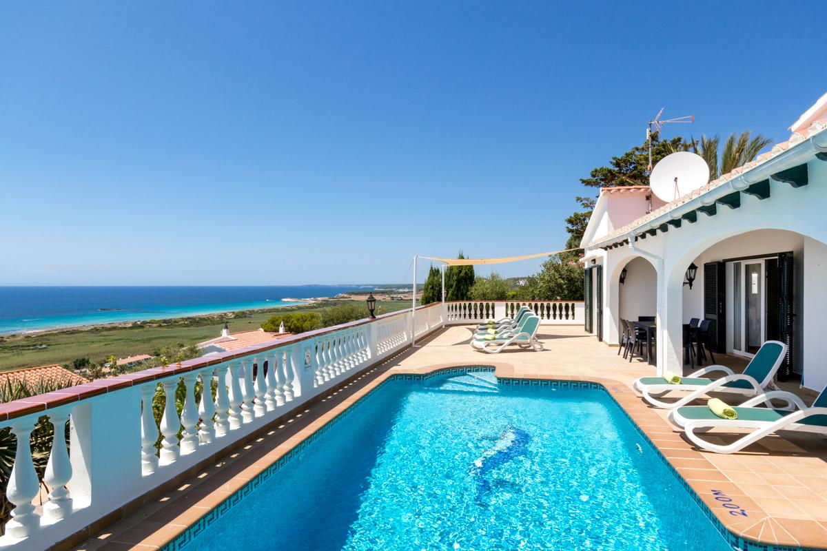 Frontline villa for rent in Menorca near to the beach Son Bou