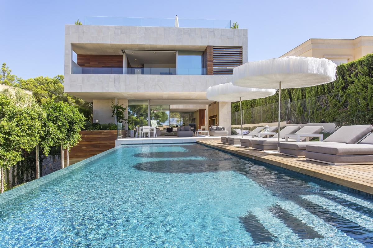 Luxury villa rentals in fabulous location in Bendinat, Calvia