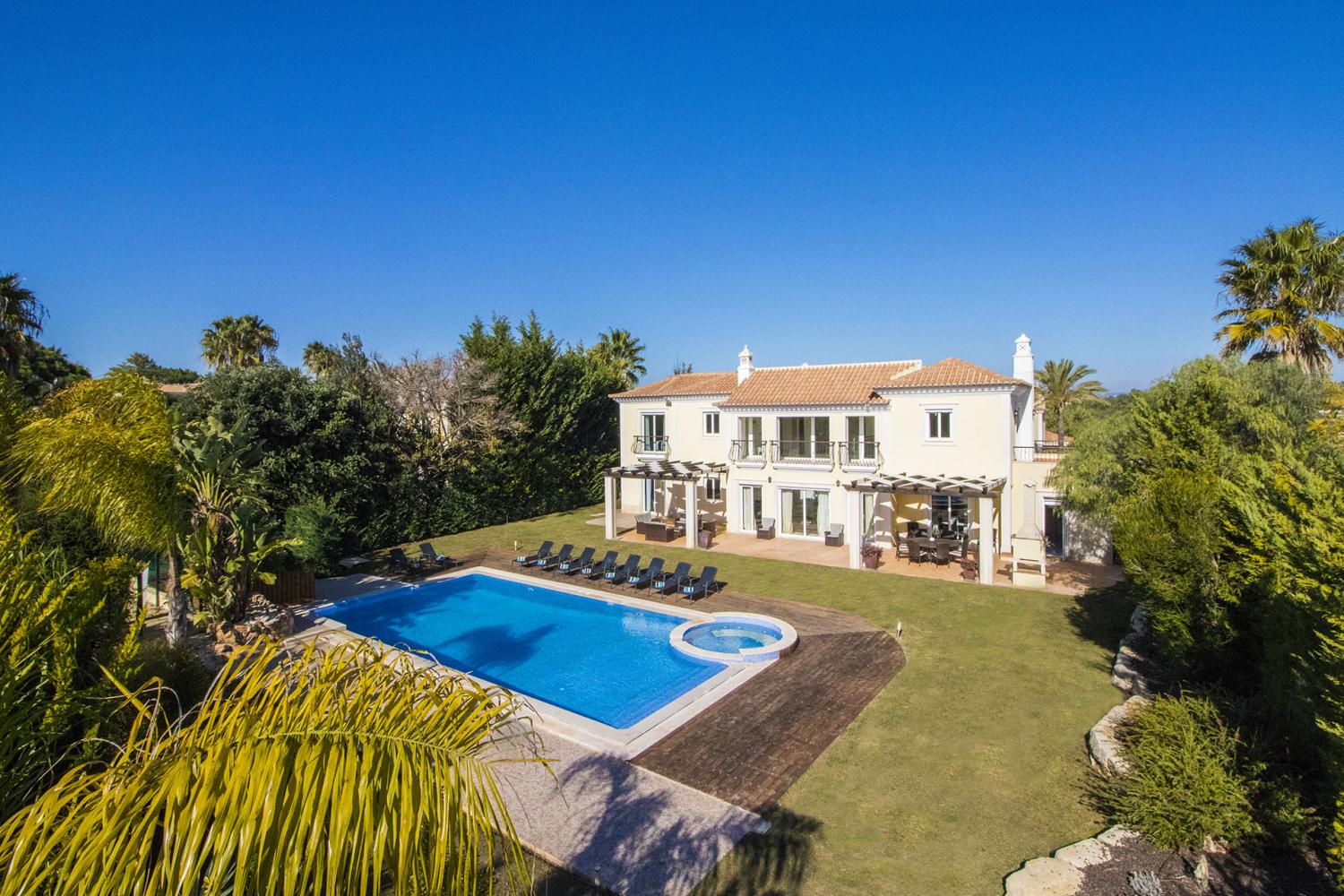 Luxury villa to rent in Algarve, Portugal
