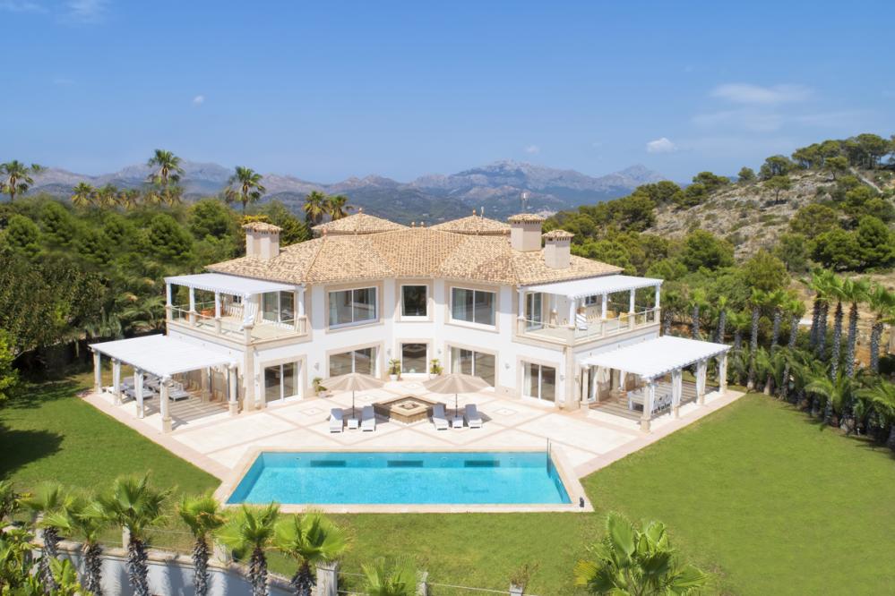 Luxury villa Breeze 16 ideal for family vacation in Mallorca