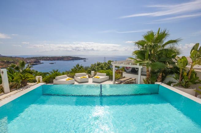 Frontline villas is a modern and luxury house for rent in Ibiza , Spain