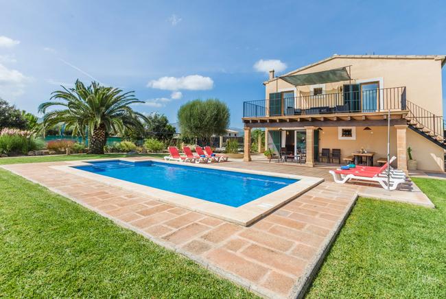 Villa Can Guixa, Holiday rental house between Pollensa and Alcudia, Mallorca