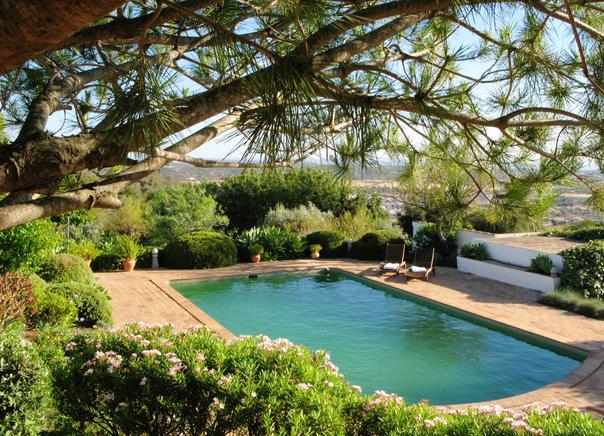 Cozy rental villa, located in Tunes, Algarve, Portugal is ideal for 5 people.