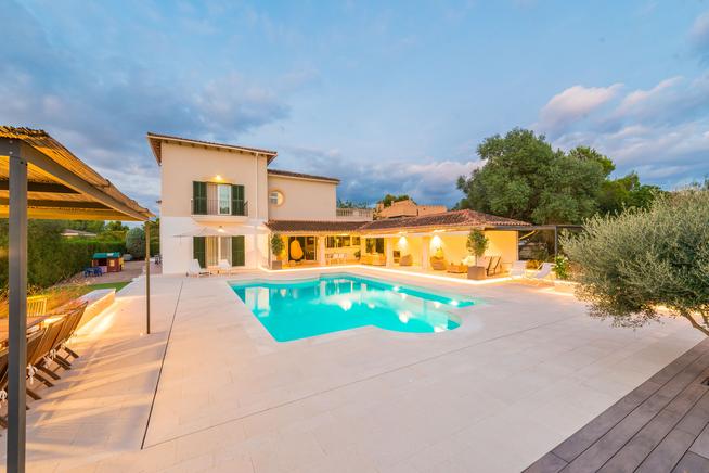 Delightful Luxury Villa rental in Palma de Mallorca, Cala Blava