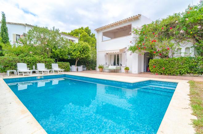 Lovely villa with a private pool in Cala Blava just a 5 min. driving from Palma De Mallorca
