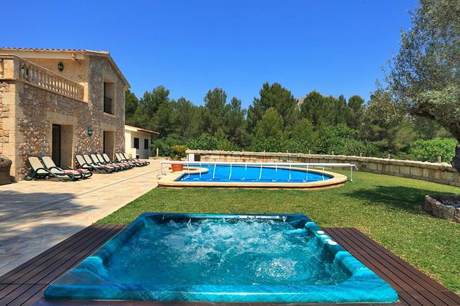 Traditional house for rent with gated pool in Puerto Pollensa, Mallorca