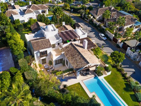Villa 33 is a holiday home in Marbella, Malaga