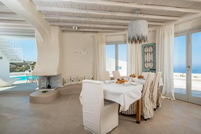 Holiday villa for max. 18 persons for rent in Faros Armenistis, Mykonos