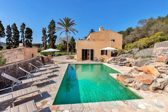 Villa Clara is perfect for rent in Puerto Pollensa is near of the Cala San Vicente
