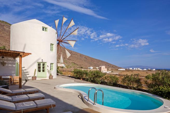 Extraordinary villa for rent in the located at the north-east coast of Santorini, Greece