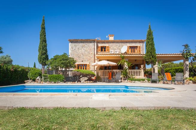 Stone mallorcan villa in Pollensa with swimming pool in Puerto Pollensa