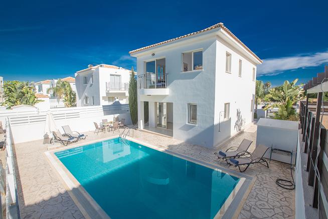 Comfortable family villa to rent in Pernera, South coast of Cyprus