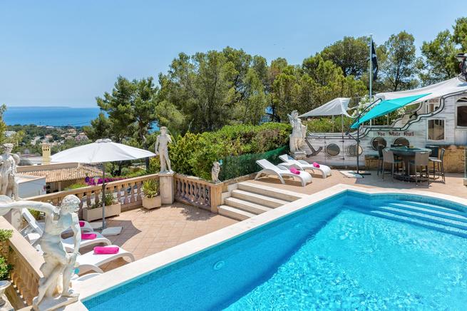 Luxury frontline villa in Portals Nous