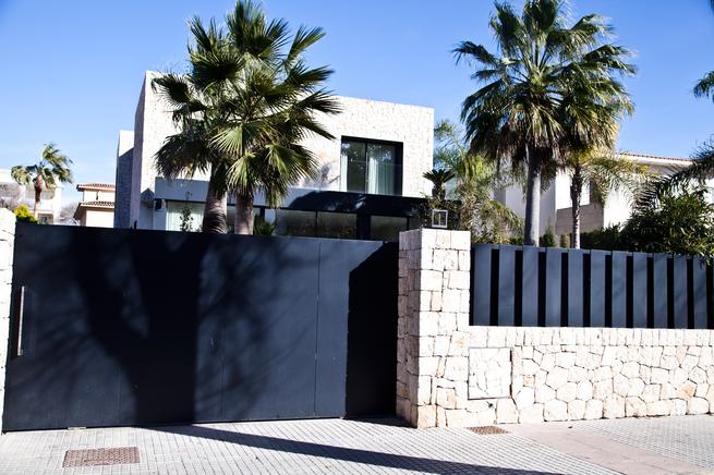 Luxury Villa for rent in Ciudad Jardín Beach, near to the beach in Palma de Mallorca