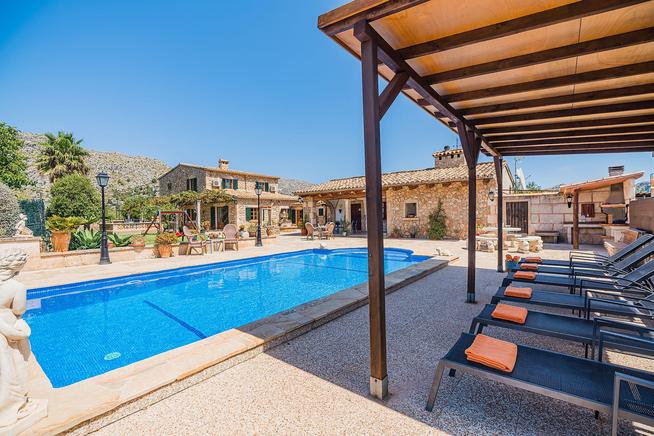 Natural stone finca ideal for families in Mallorca