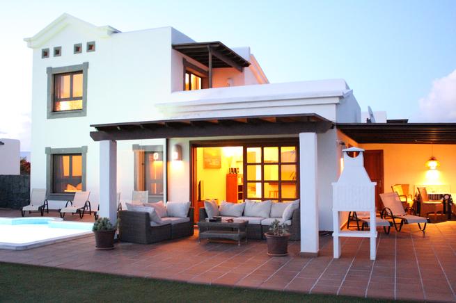 Spacious detached villa for rent with private pool in Playa Blanca, Lanzarote