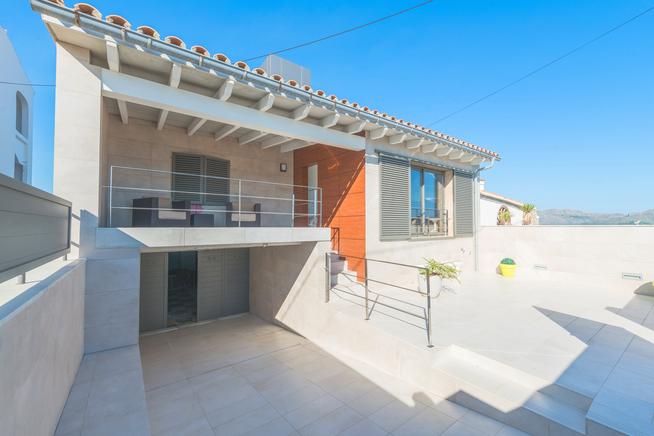 House located in the fantastic bay of Alcudia