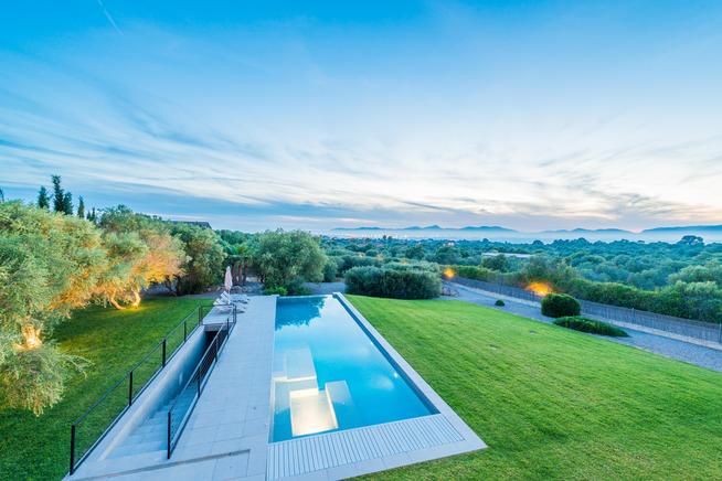 Amazing luxury villa with private pool near Palma de Mallorca, Spain