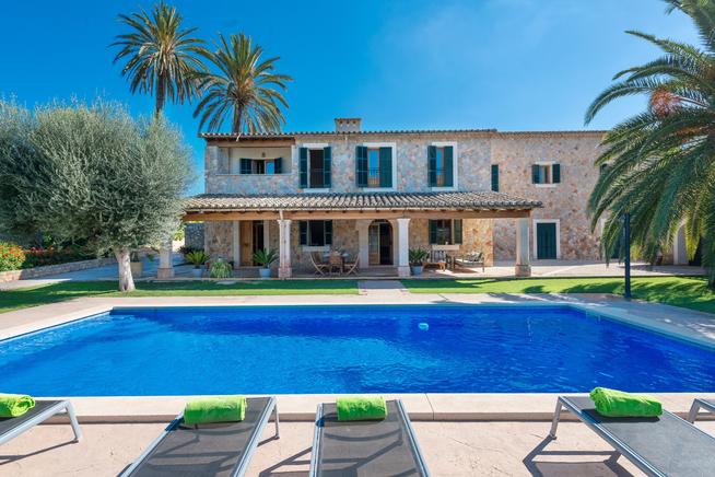 Impressive stoned facade finca with private pool and views in Palma de Mallorca