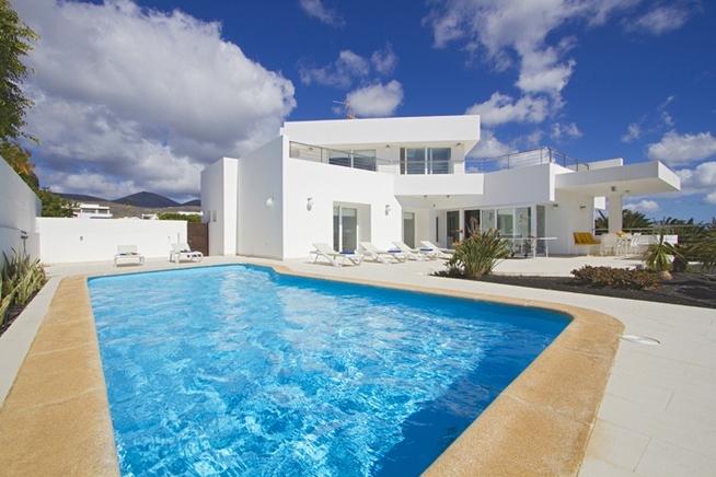 Special child friendly villa o ideal large family to rent in Puerto del Carmen, Lanzarote