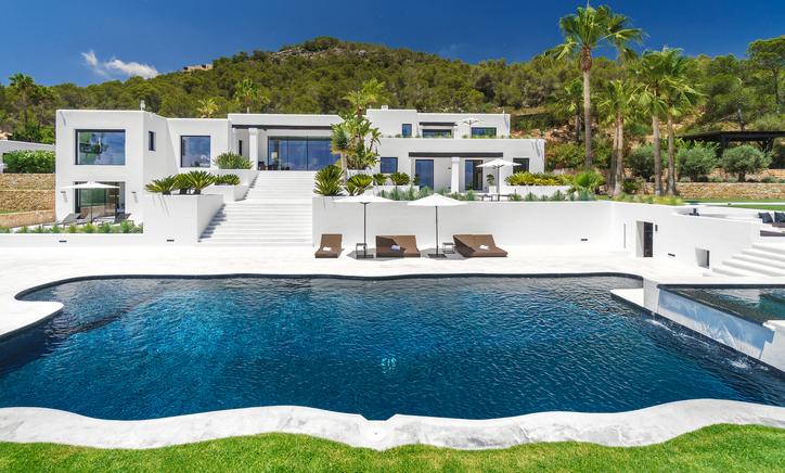 5 Star Villa Holidays and views to Dalt Vila in Ibiza, Balearic Island