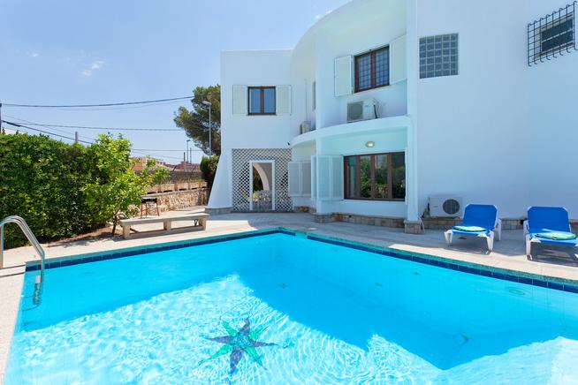 Special luxury holiday villa for large family or group in Palma De Mallorca